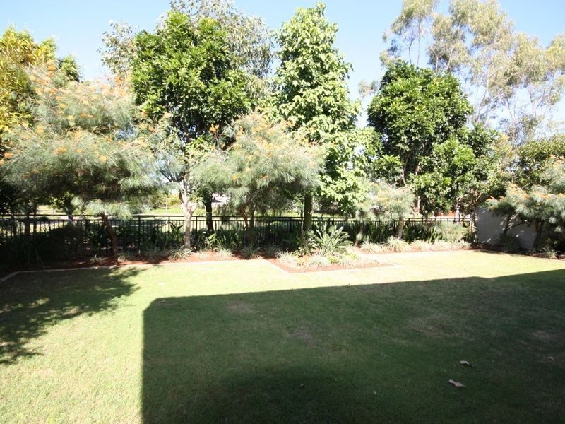 2129 Riverside Dr, Sanctuary Cove QLD 4212