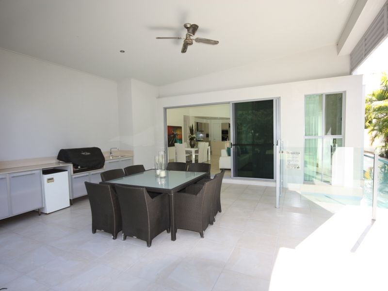 2129 Riverside Dr, Sanctuary Cove QLD 4212