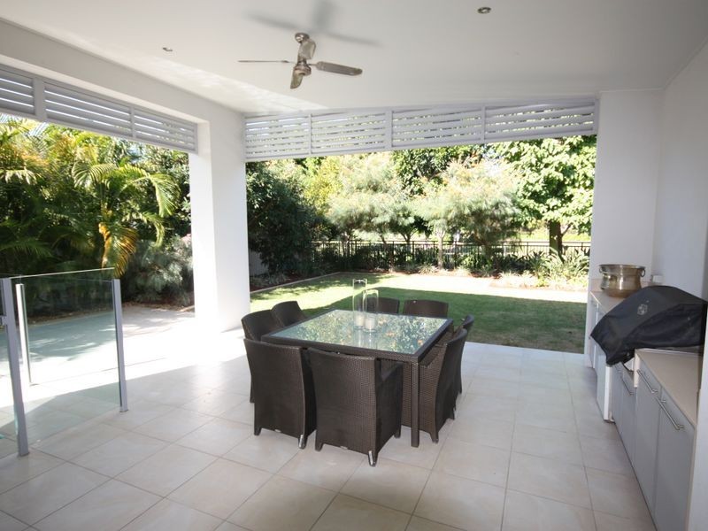 2129 Riverside Dr, Sanctuary Cove QLD 4212