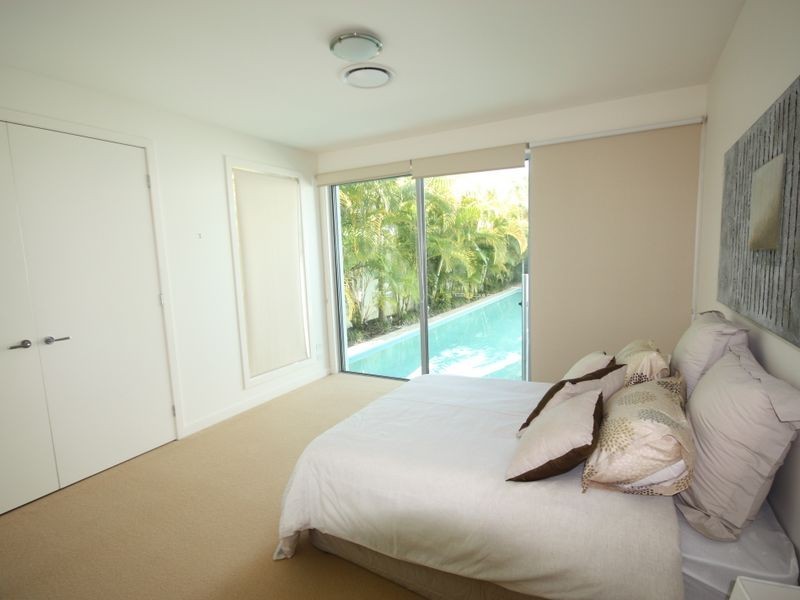 2129 Riverside Dr, Sanctuary Cove QLD 4212