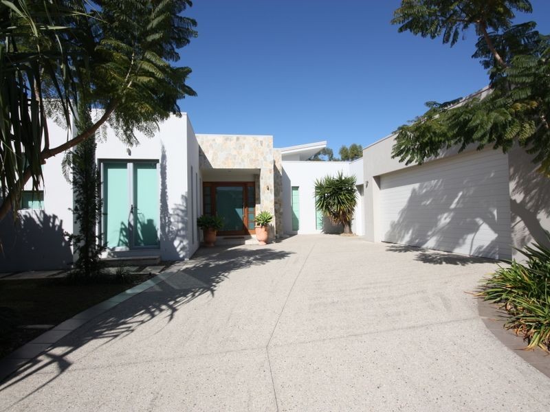 2129 Riverside Dr, Sanctuary Cove QLD 4212