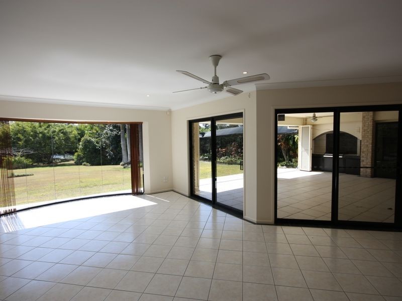 52 Riverdowns Cr, Helensvale QLD 4212