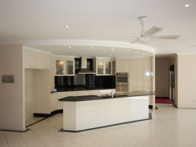 52 Riverdowns Cr, Helensvale QLD 4212