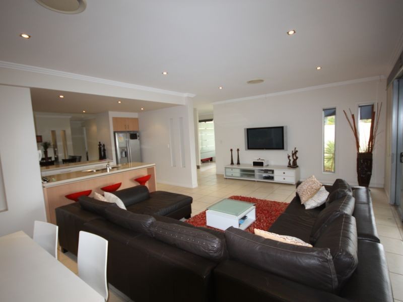 Hope Island QLD 4212