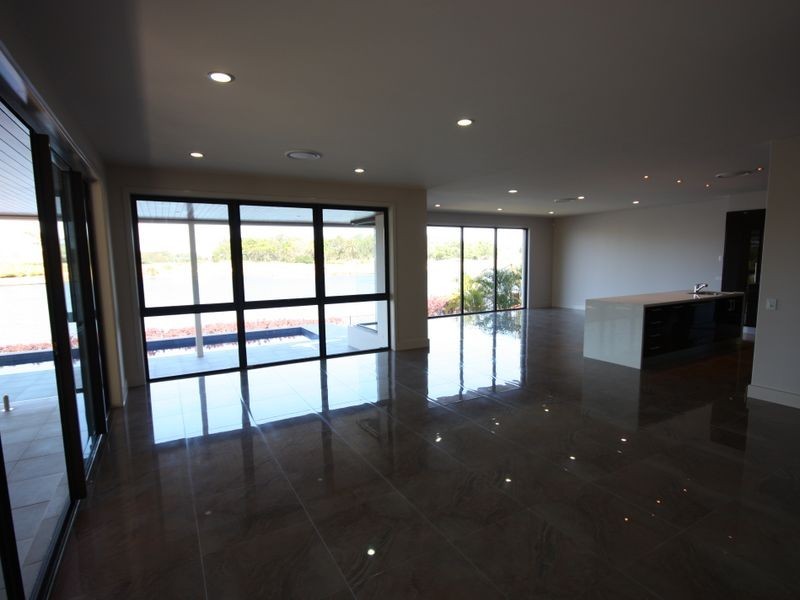 Hope Island QLD 4212