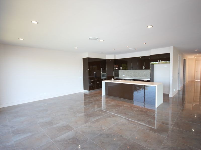 Hope Island QLD 4212