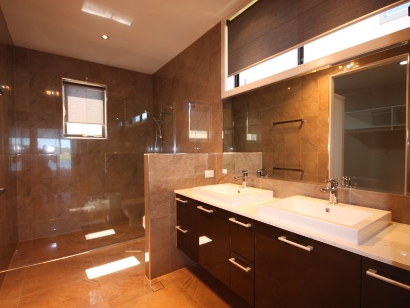 Hope Island QLD 4212