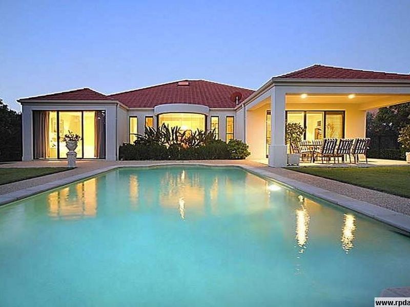 3188 Riverleigh Drive, Hope Island QLD 4212