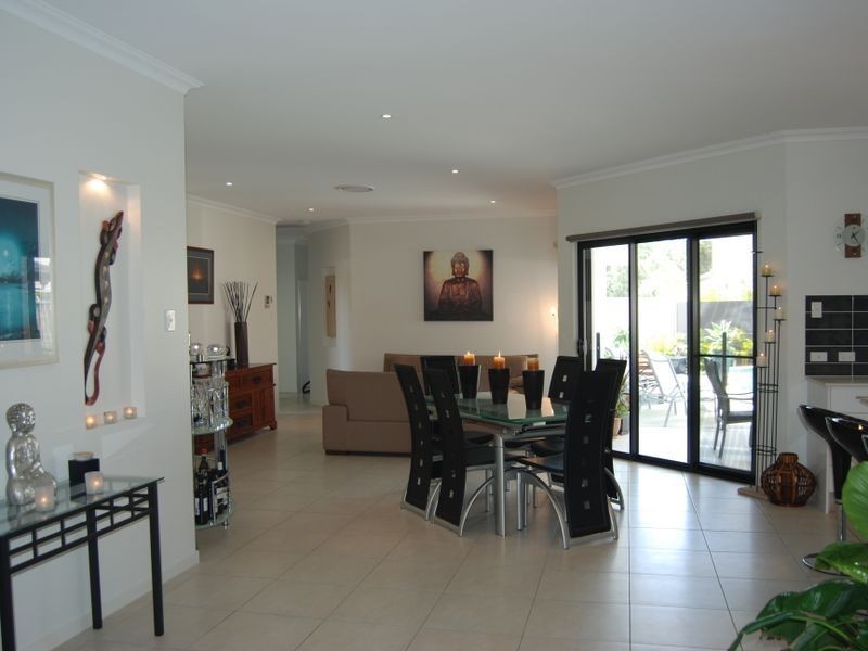 Hope Island QLD 4212