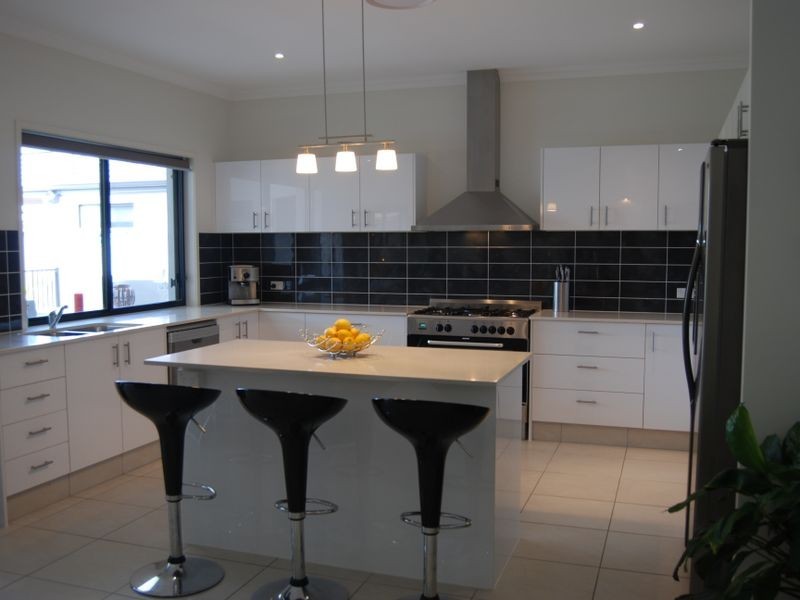 Hope Island QLD 4212