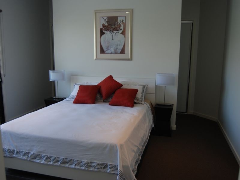Hope Island QLD 4212