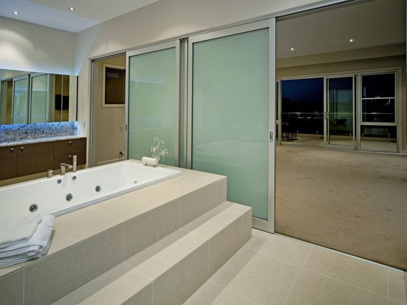 Hope Island QLD 4212