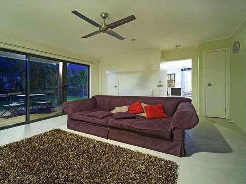 3145 Riverleigh Drive, Hope Island QLD 4212