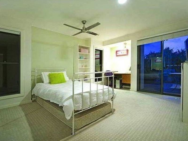 3145 Riverleigh Drive, Hope Island QLD 4212