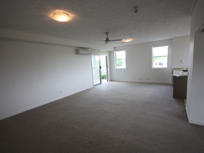 Unit 817 / Sickle Ave, Hope Island QLD 4212