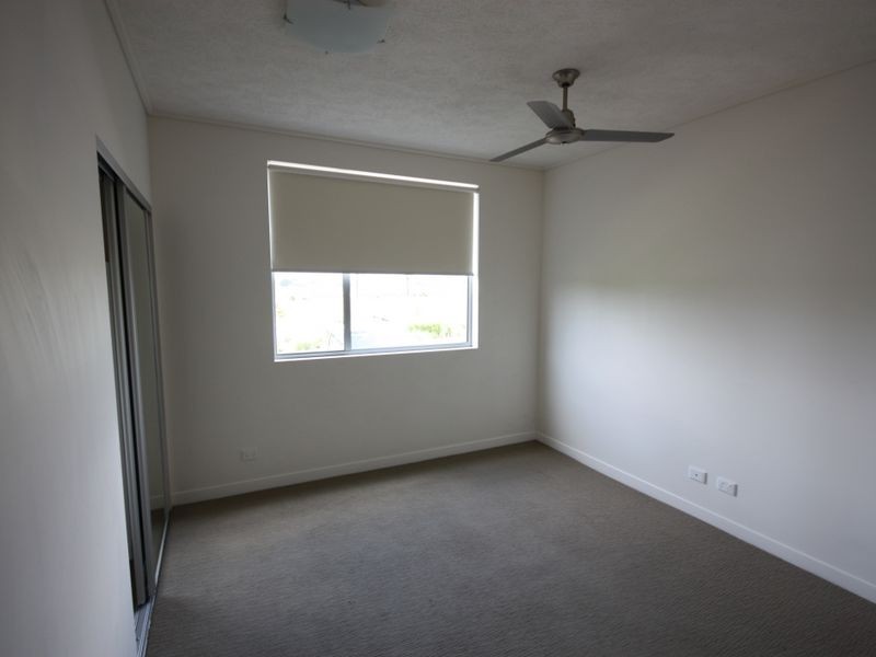 Unit 817 / Sickle Ave, Hope Island QLD 4212