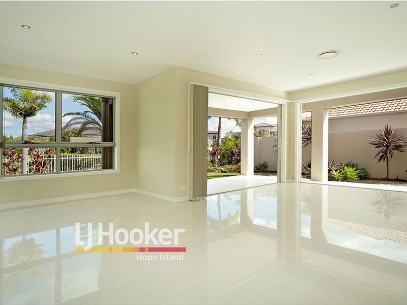 2804 Gracemere Cct North GRACEMERE ISLAND, Hope Island QLD 4212