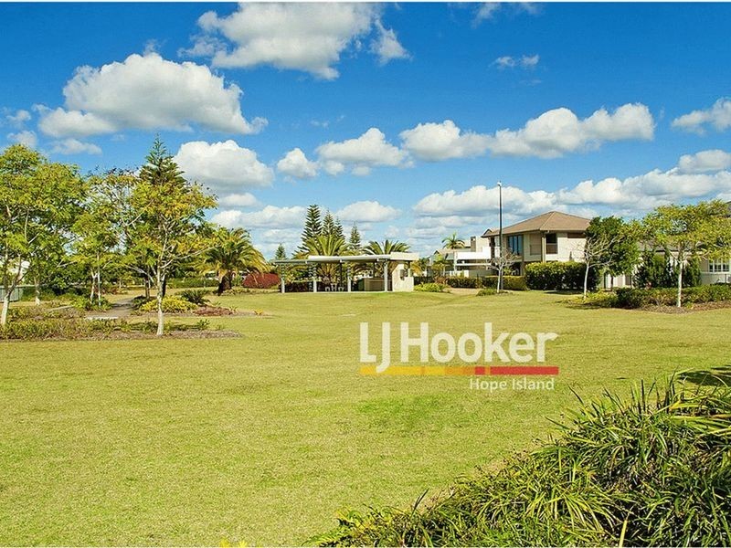 2804 Gracemere Cct North GRACEMERE ISLAND, Hope Island QLD 4212