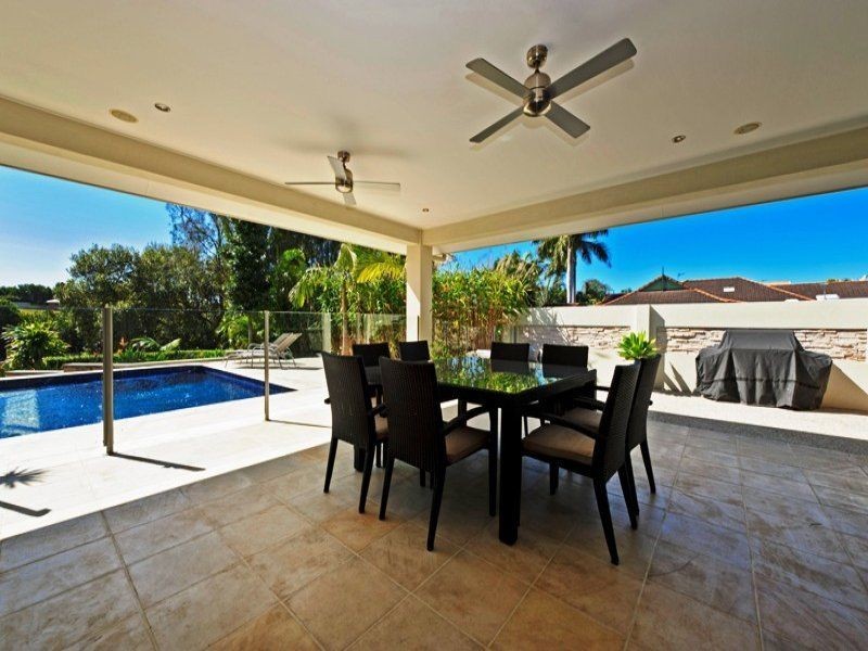 8 Saltwater Terrace, Helensvale QLD 4212
