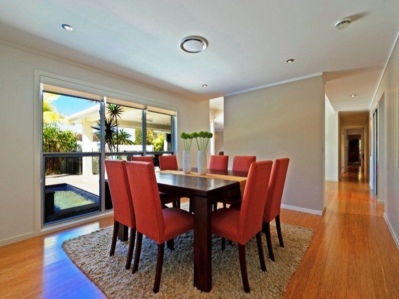 8 Saltwater Terrace, Helensvale QLD 4212