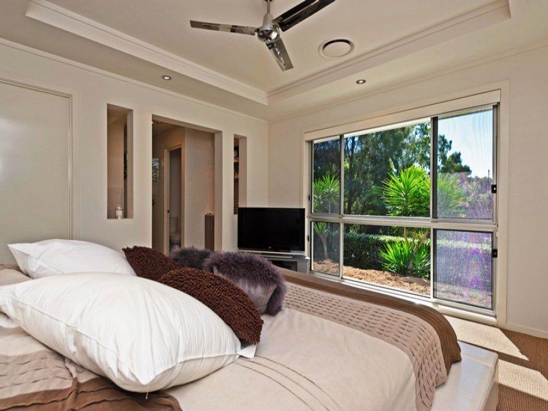 8 Saltwater Terrace, Helensvale QLD 4212