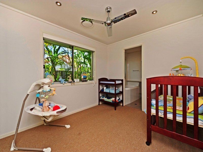 8 Saltwater Terrace, Helensvale QLD 4212