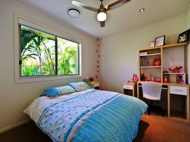 8 Saltwater Terrace, Helensvale QLD 4212