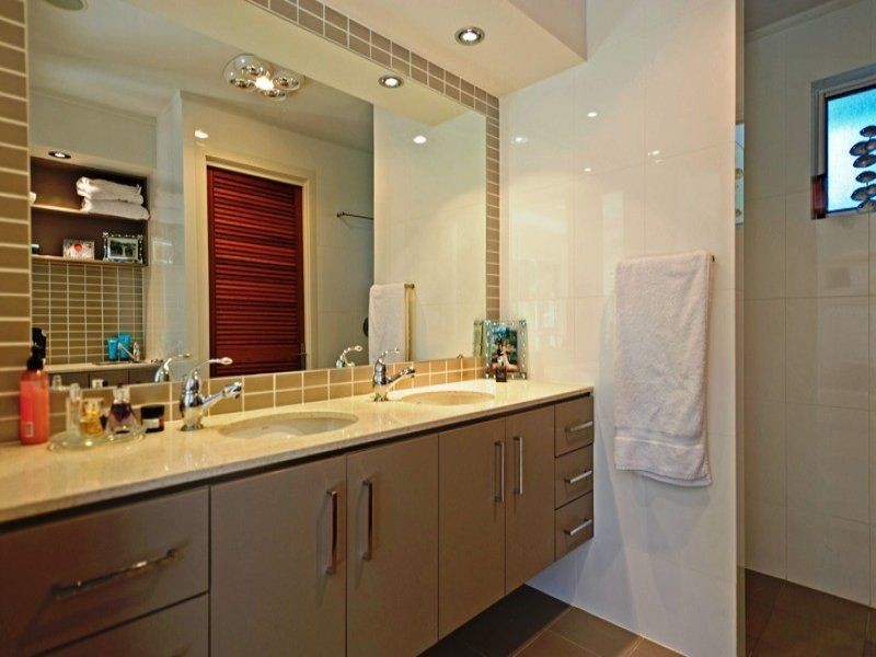 8 Saltwater Terrace, Helensvale QLD 4212