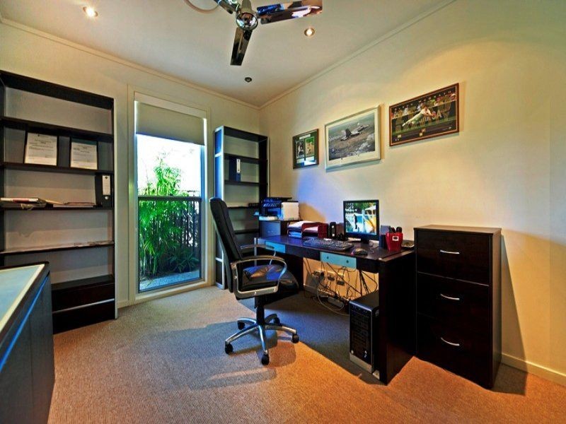 8 Saltwater Terrace, Helensvale QLD 4212
