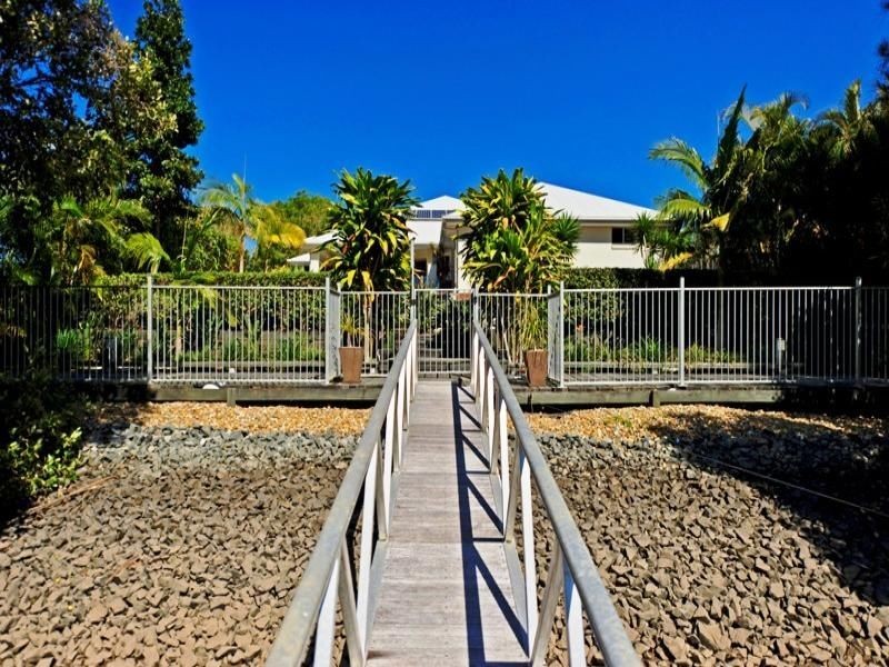 8 Saltwater Terrace, Helensvale QLD 4212