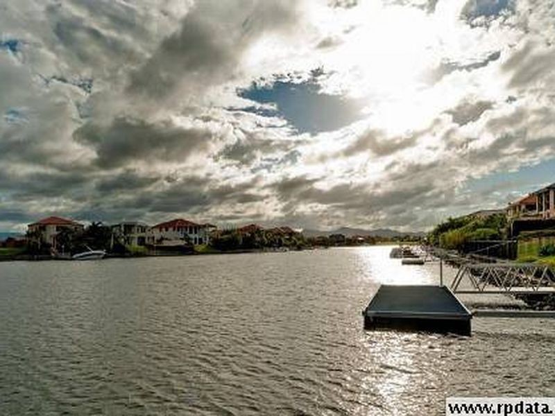 14 Windchimes Wy, Hope Island QLD 4212