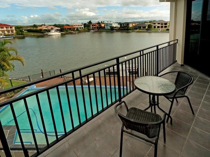 14 Windchimes Wy, Hope Island QLD 4212