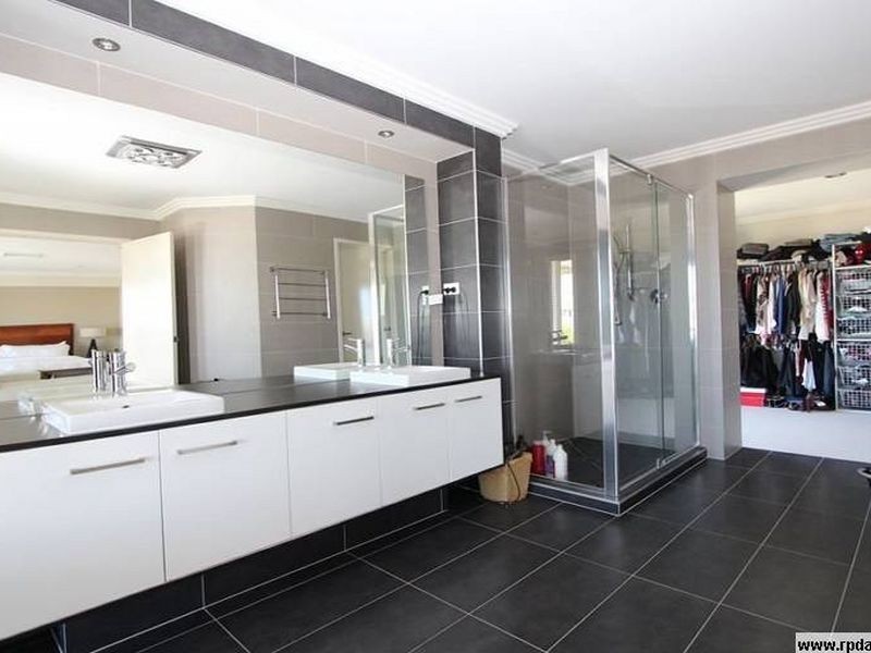 8 Palladium Drive, Hope Island QLD 4212