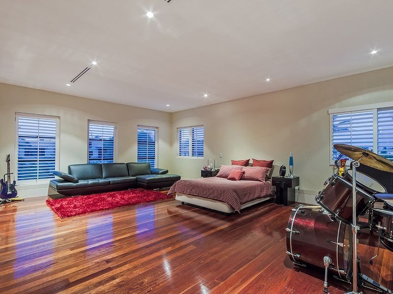 Hope Island QLD 4212