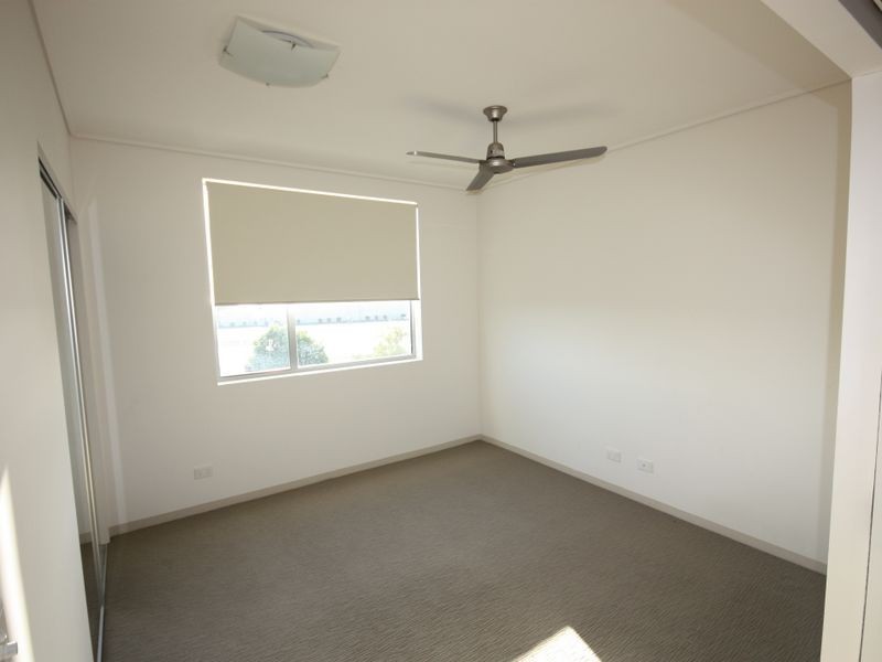 337/66 Sickle Ave, Hope Island QLD 4212