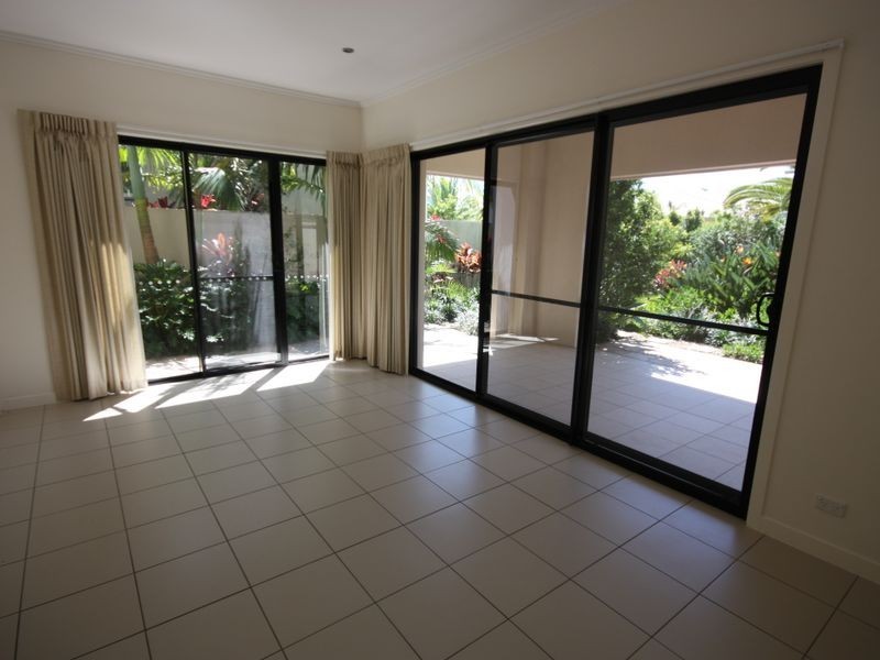 6138 Bolsena Circuit, Hope Island QLD 4212