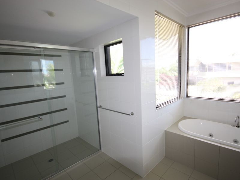 6138 Bolsena Circuit, Hope Island QLD 4212