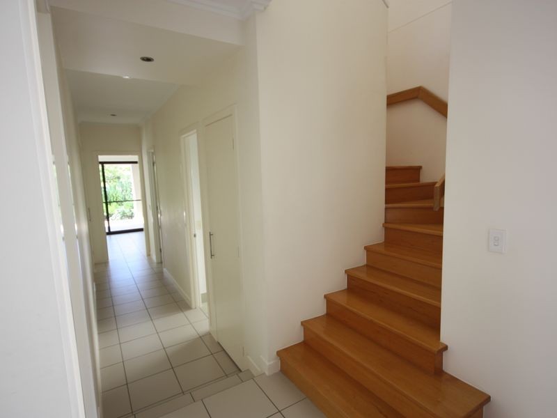 6138 Bolsena Circuit, Hope Island QLD 4212