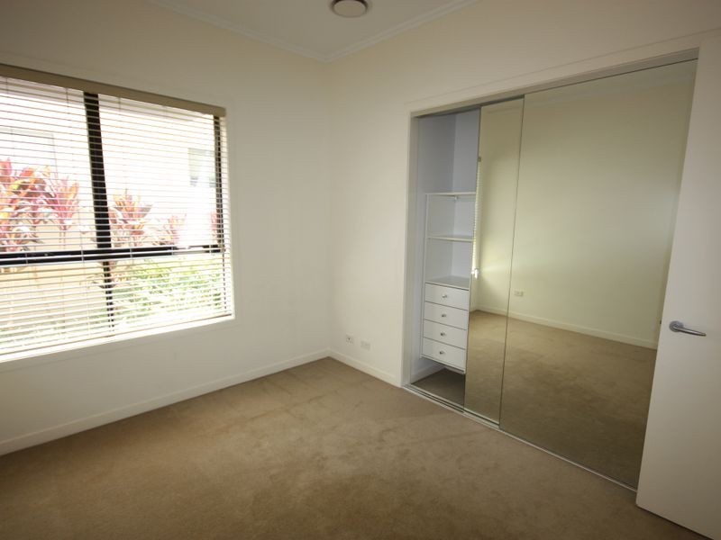 6138 Bolsena Circuit, Hope Island QLD 4212