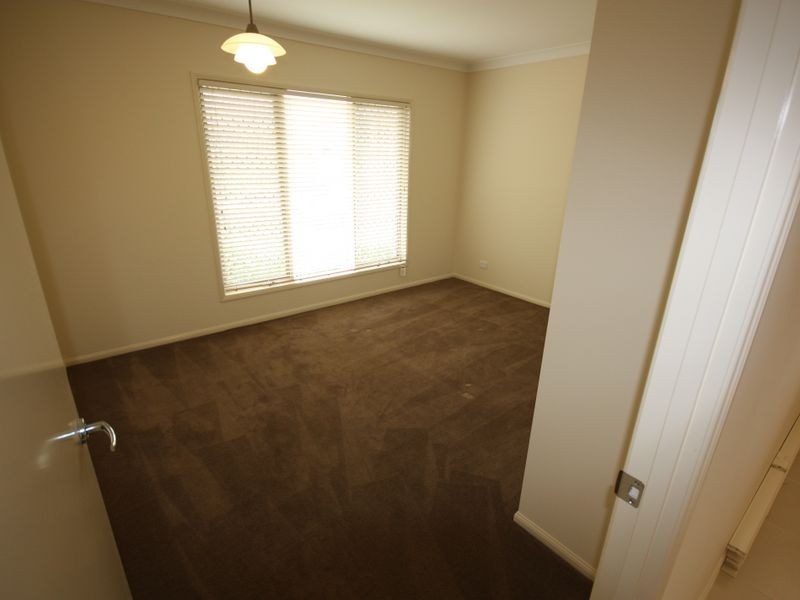 32 Regatta Ave, Oxenford QLD 4210