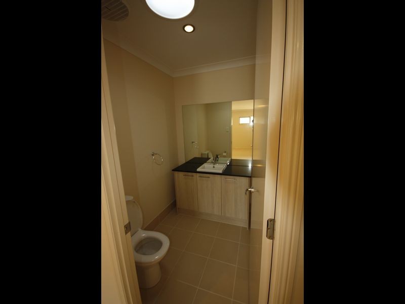 32 Regatta Ave, Oxenford QLD 4210