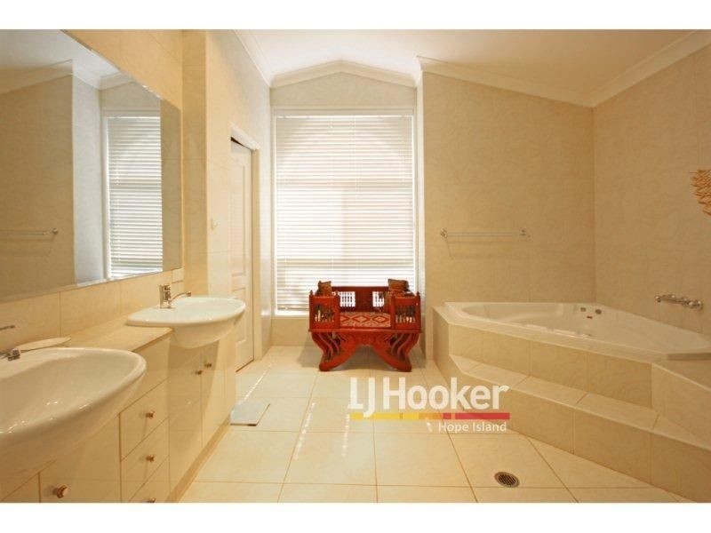 Hope Island QLD 4212