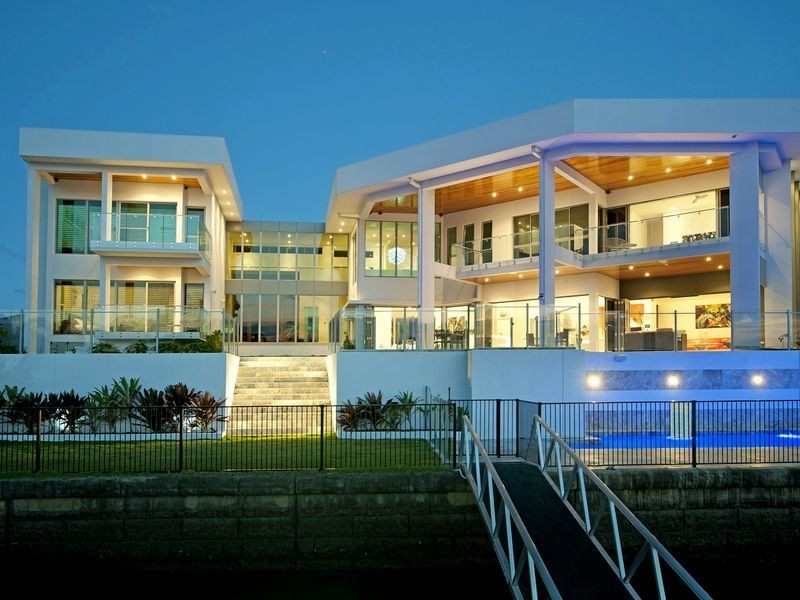 Hope Island QLD 4212