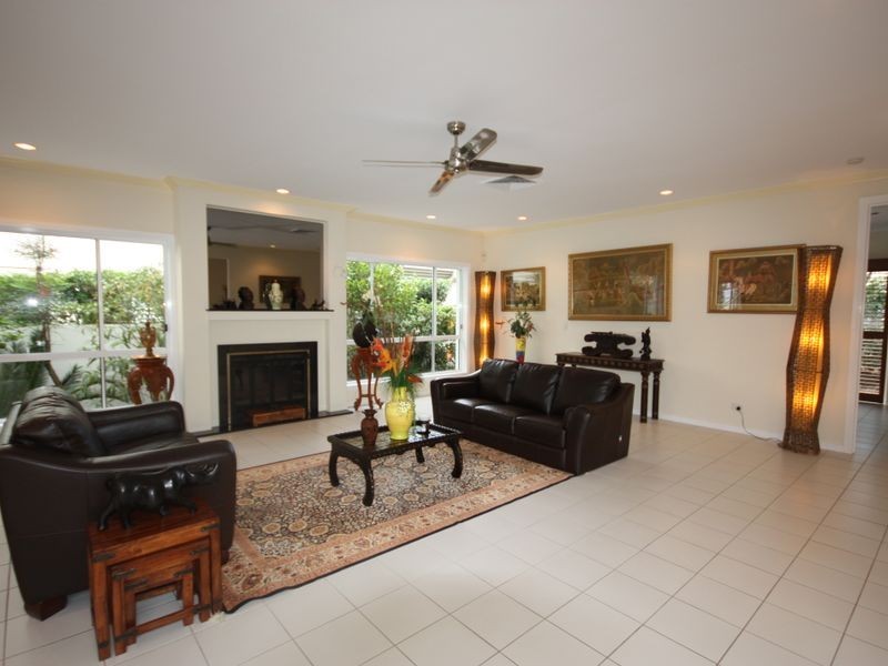 16 Excalibur Court, Sovereign Islands QLD 4216