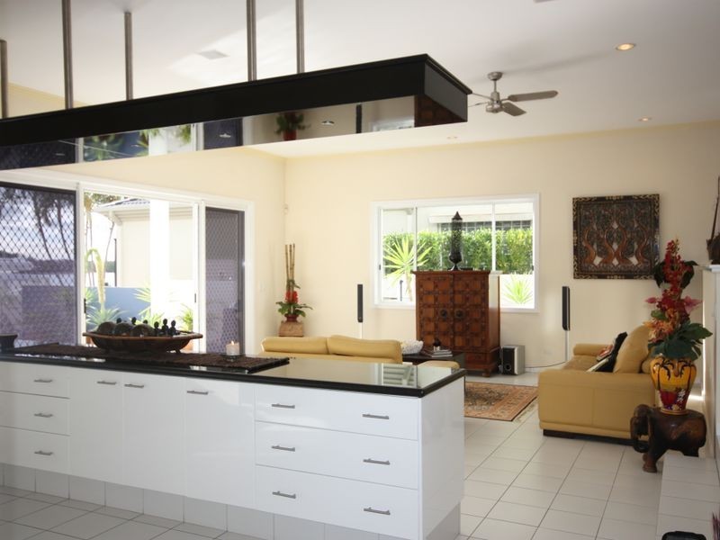 16 Excalibur Court, Sovereign Islands QLD 4216