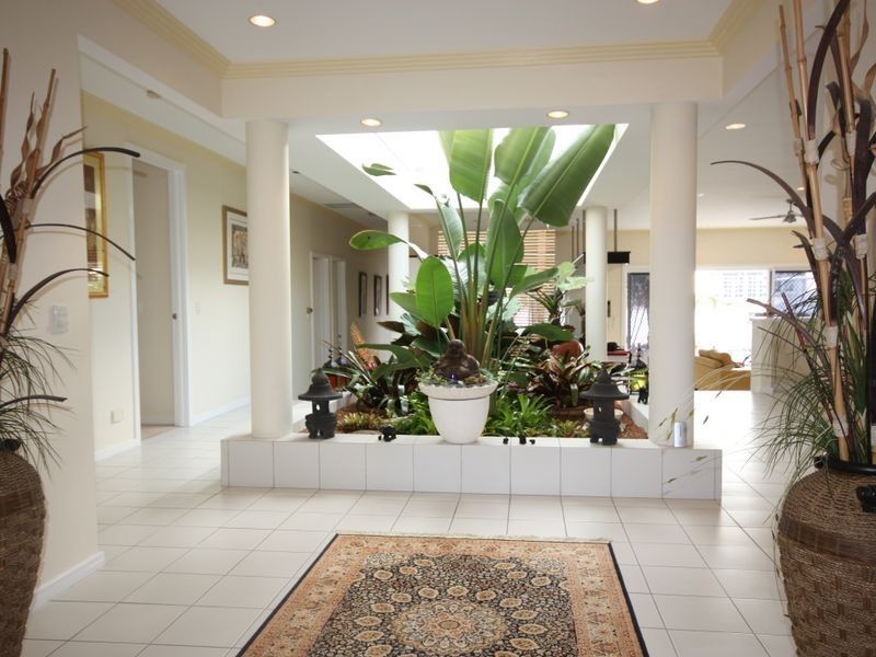 16 Excalibur Court, Sovereign Islands QLD 4216