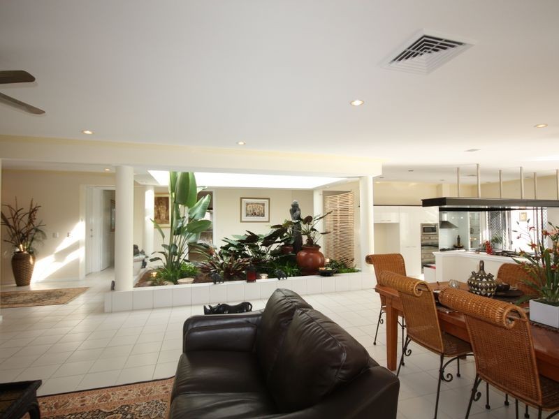 16 Excalibur Court, Sovereign Islands QLD 4216