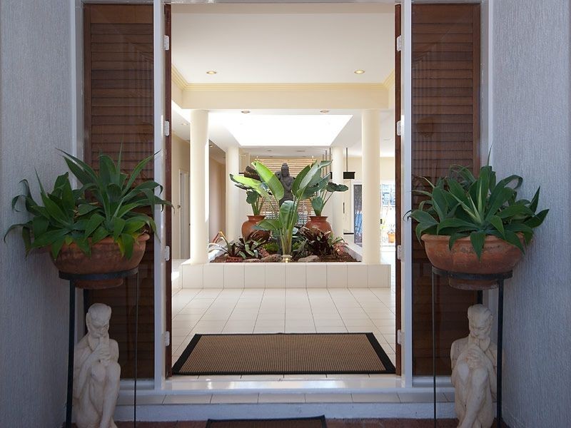 16 Excalibur Court, Sovereign Islands QLD 4216