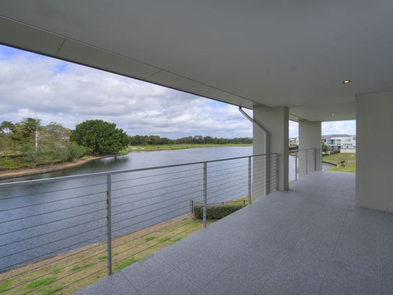6184 Bolsena Circuit, Hope Island QLD 4212