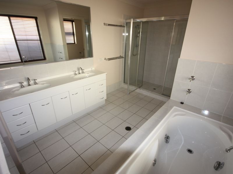 1635 Argyle Court, Hope Island QLD 4212